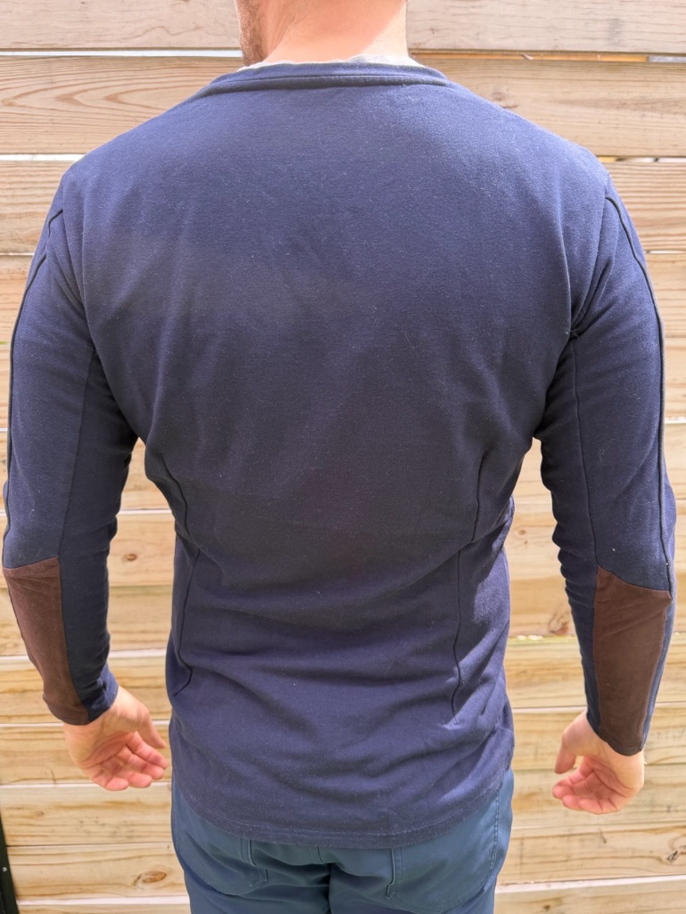 State & Liberty - Navy v-neck slim fit sweater (L) in great condition